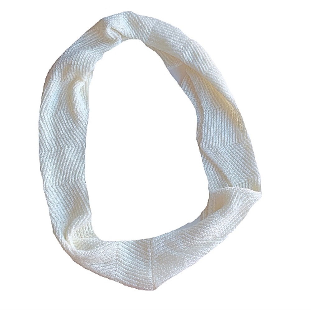 Pure Wool HandKnit Round White Neck Scarf